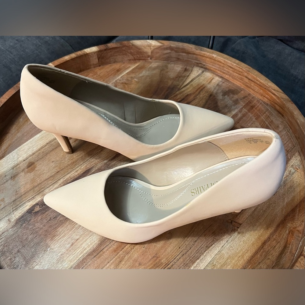 Dream Pairs Kitten Heel Pointed Toe Shoe